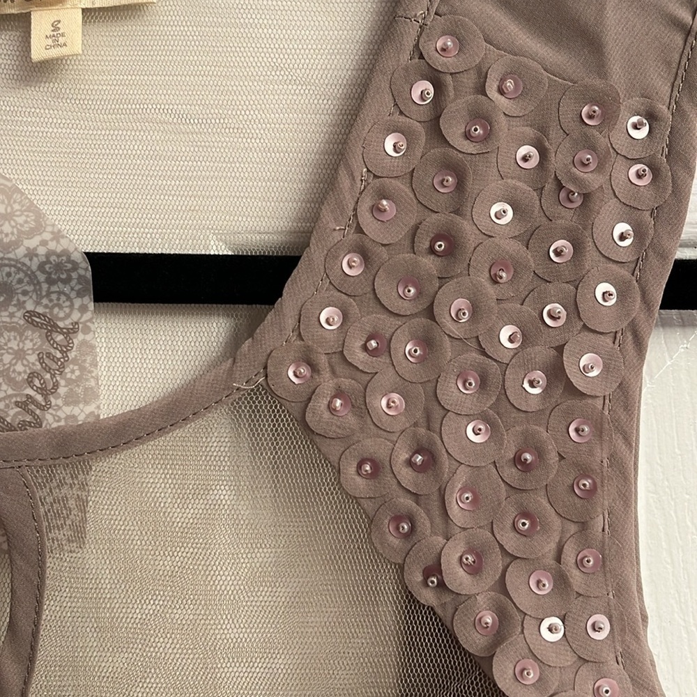 Hem & Thread Sequined Pleated Top - Picture 2 of 8